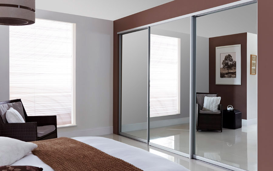 Fitted wardrobes with sliding doors
