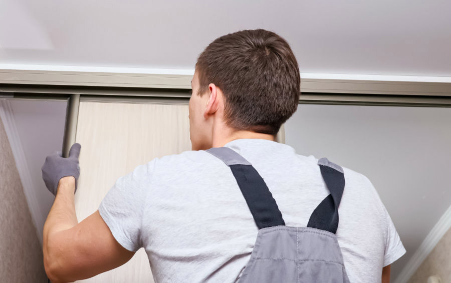 Joiner costs for installing fitted wardrobes